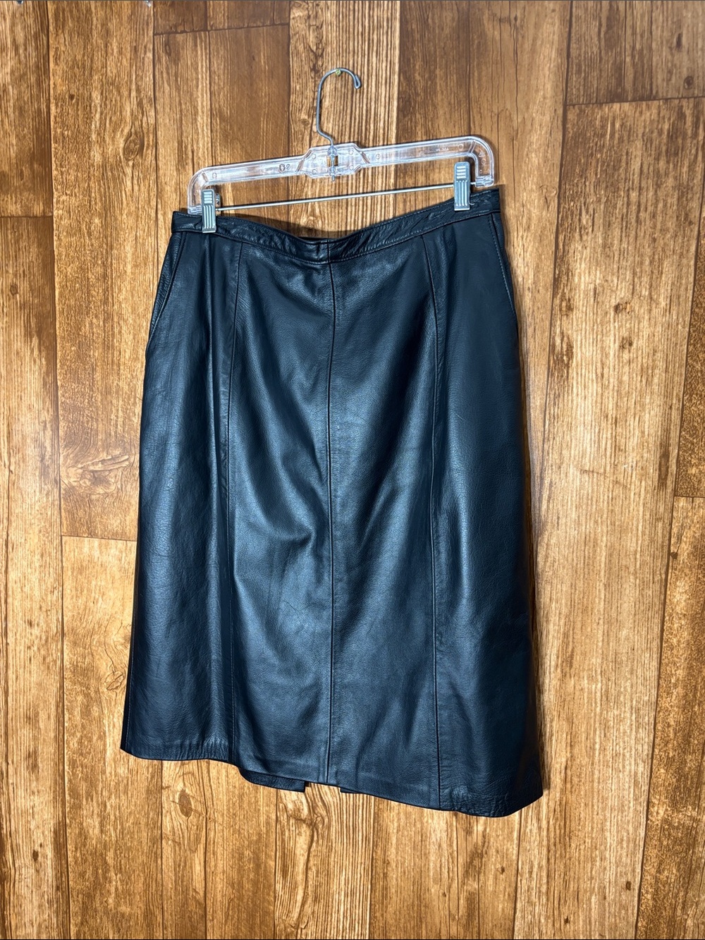 Reed Sportswear Black Leather Pencil Skirt - Picture 2 of 7